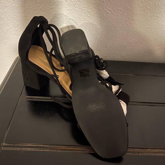 Pretty Little Thing Heels - Picture 3 of 3